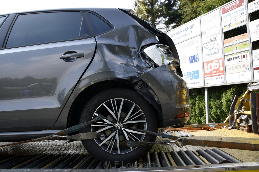 Schwerer Krad PKW Unfall Koeln Muelheim Am Springborn Cottbuserstr P156.JPG - Miklos Laubert